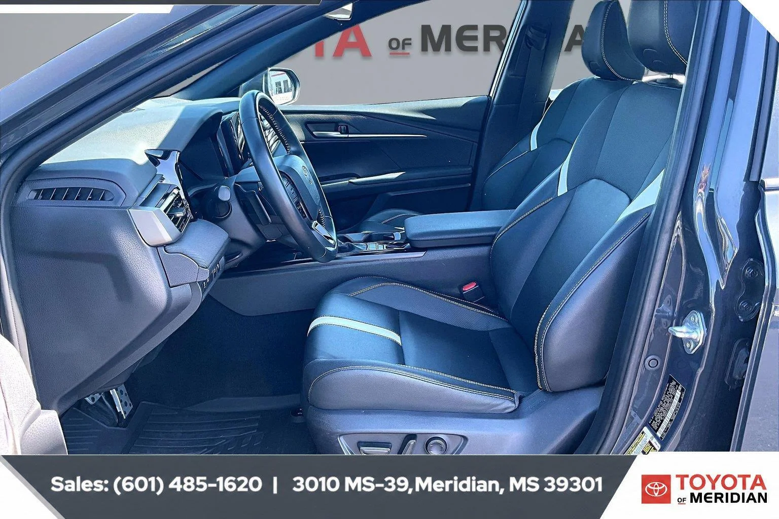 Used 2025 Underground Toyota SE (Natl) image 18