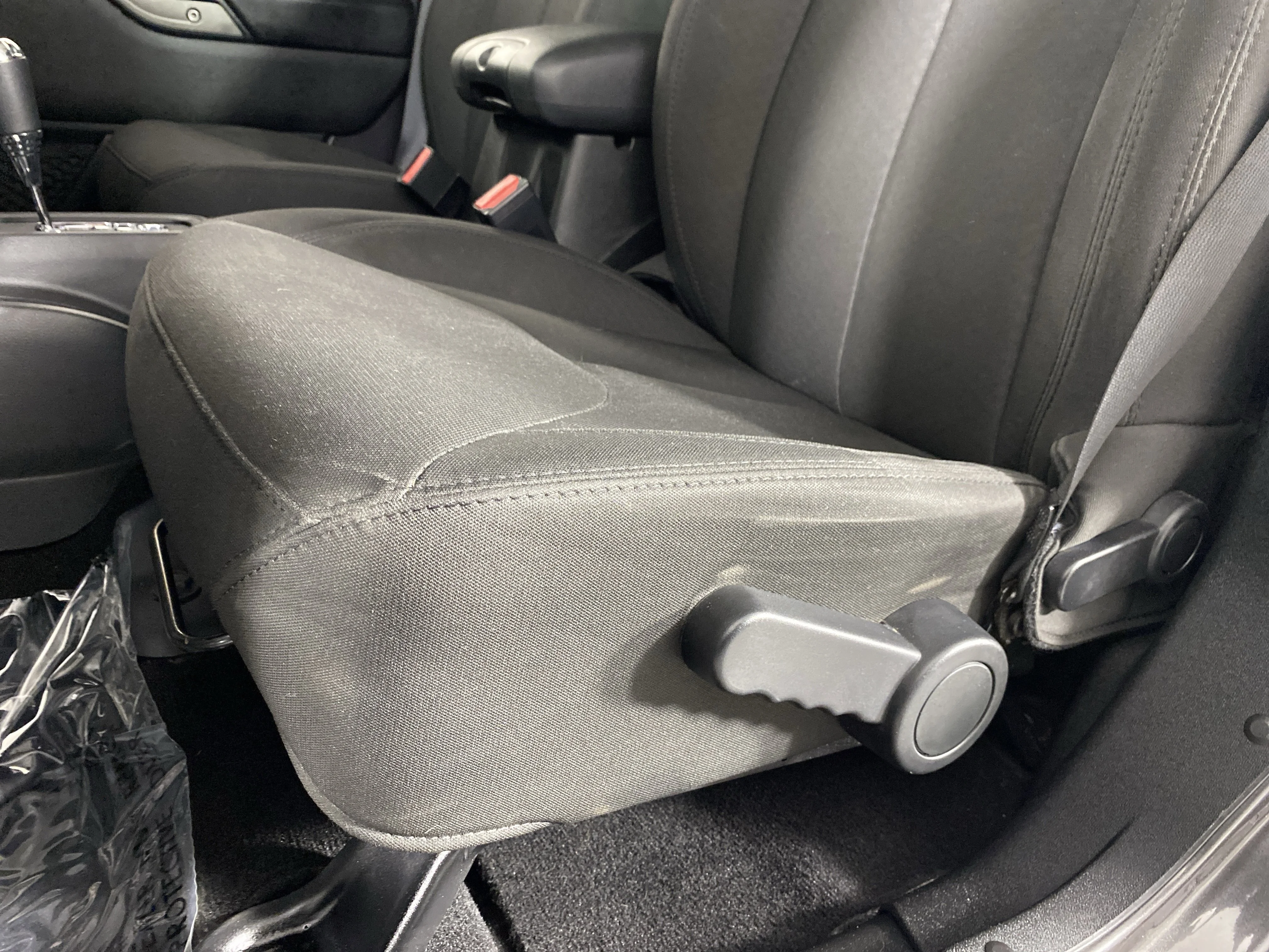 Used 2018 Granite Crystal Metallic Clearcoat Jeep Sport S image 14