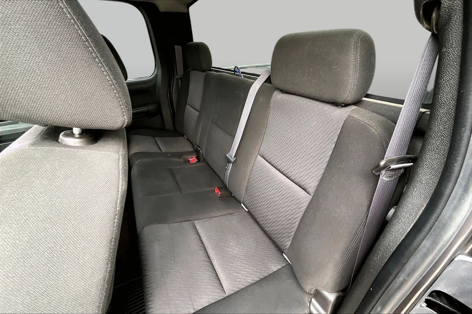Used 2011 Taupe Gray Metallic Chevrolet LT image 18