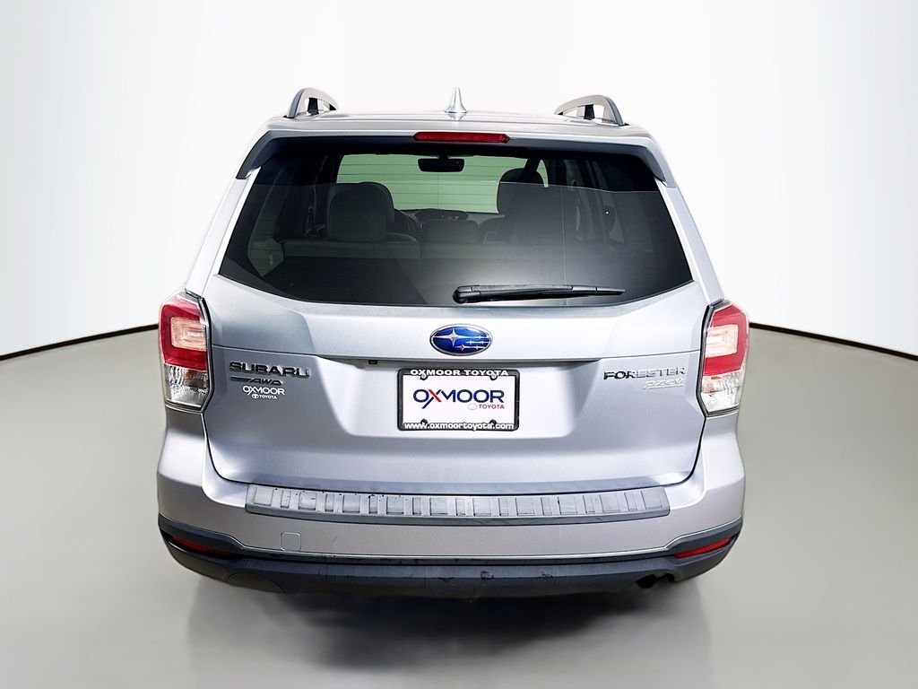 Used 2017 Ice Silver Metallic Subaru Premium image 6