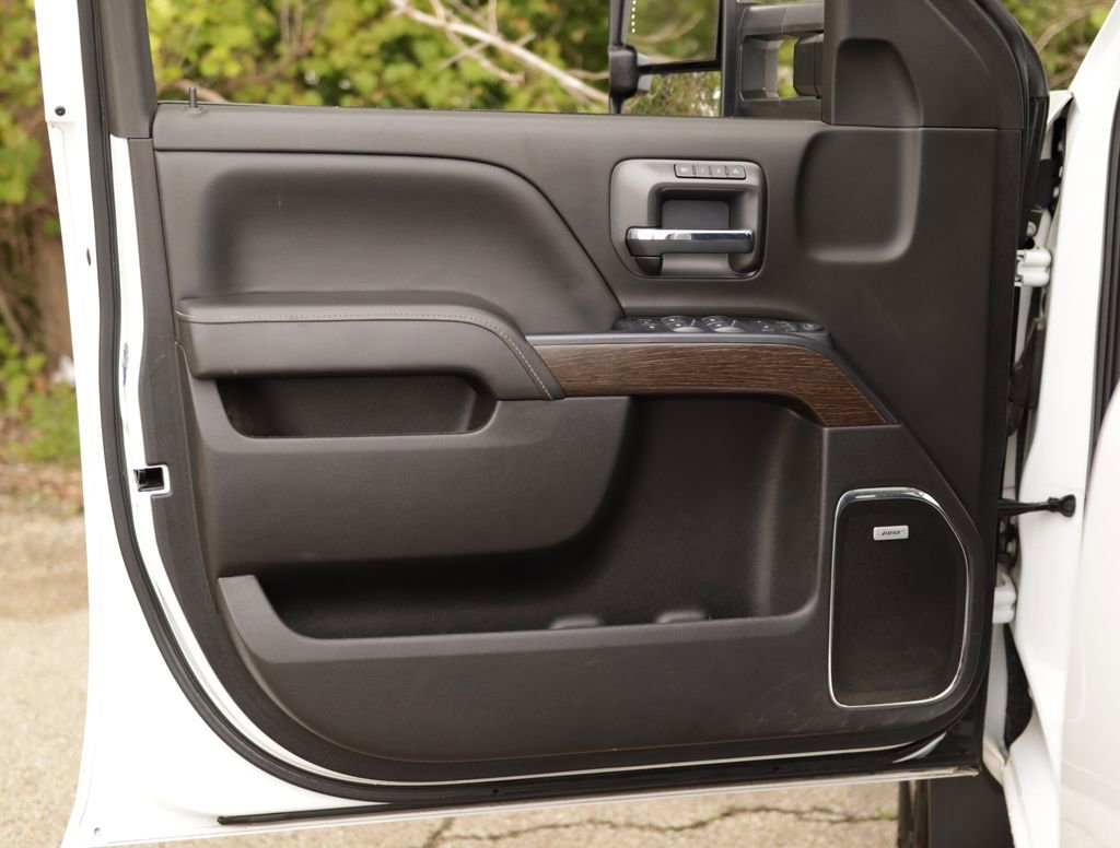 Used 2019 SUMMIT WHITE GMC Denali image 26