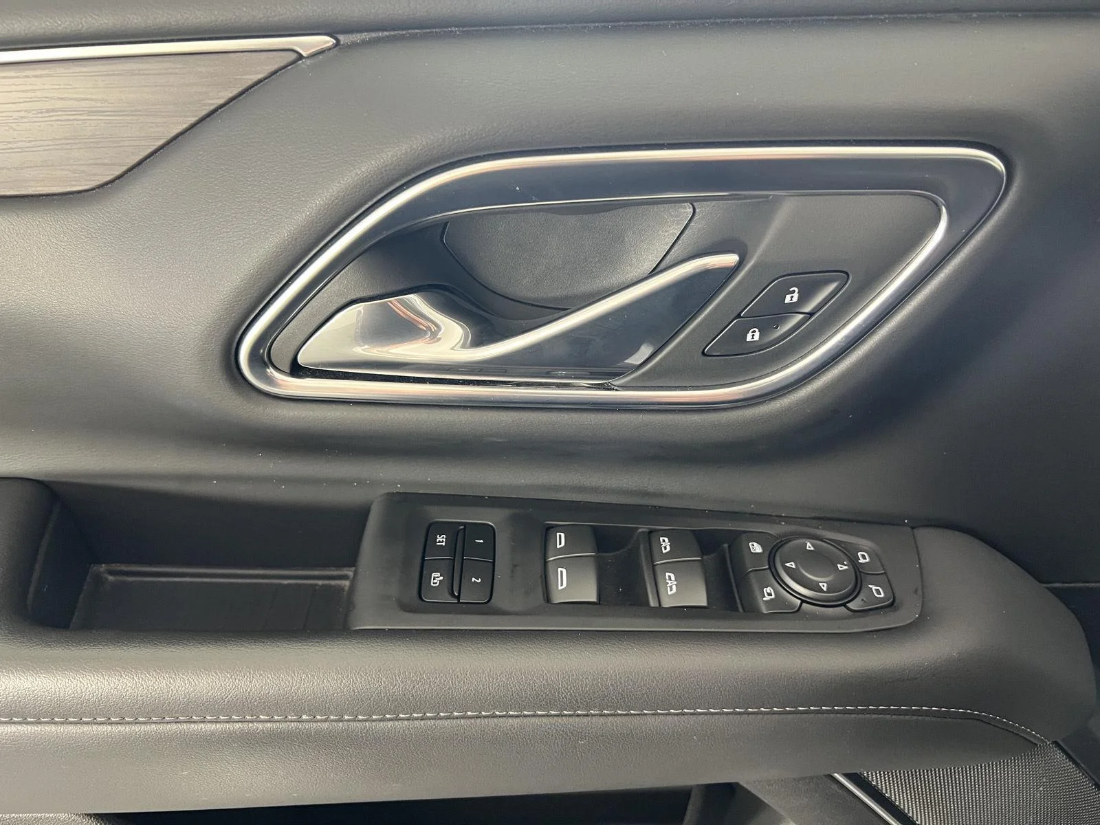 Used 2024 Summit White Chevrolet Z71 image 7