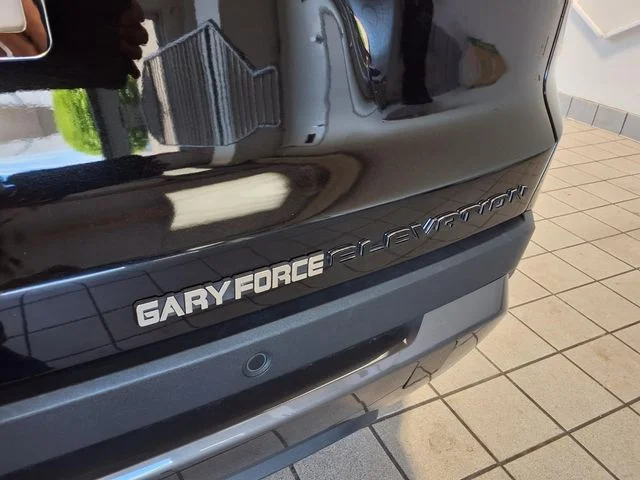 Used 2026 Ebony Twilight Metallic GMC Elevation image 23