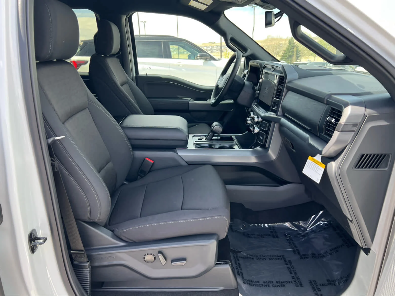 New 2026 Oxford White Ford XLT image 17