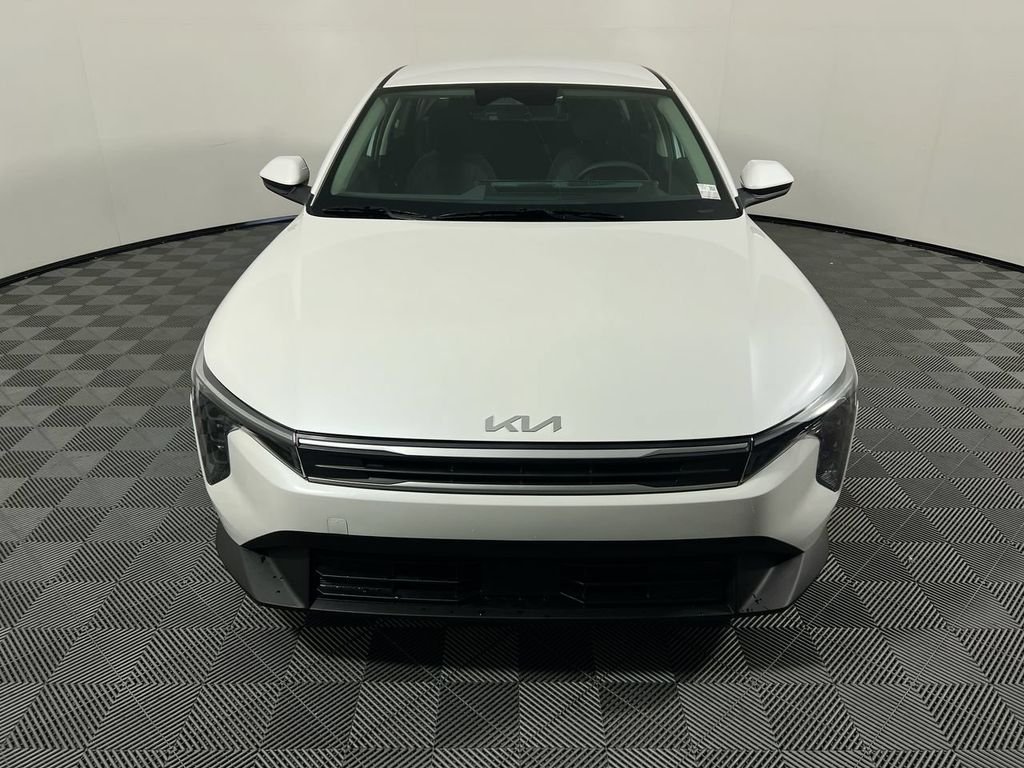 New 2026 Snow White Pearl Kia LXS image 9