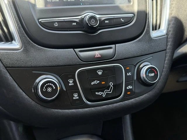 Used 2018 White Chevrolet LT image 18