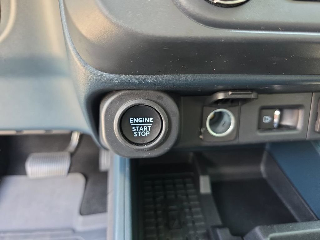 Used 2025 Gray Ford Lariat image 28