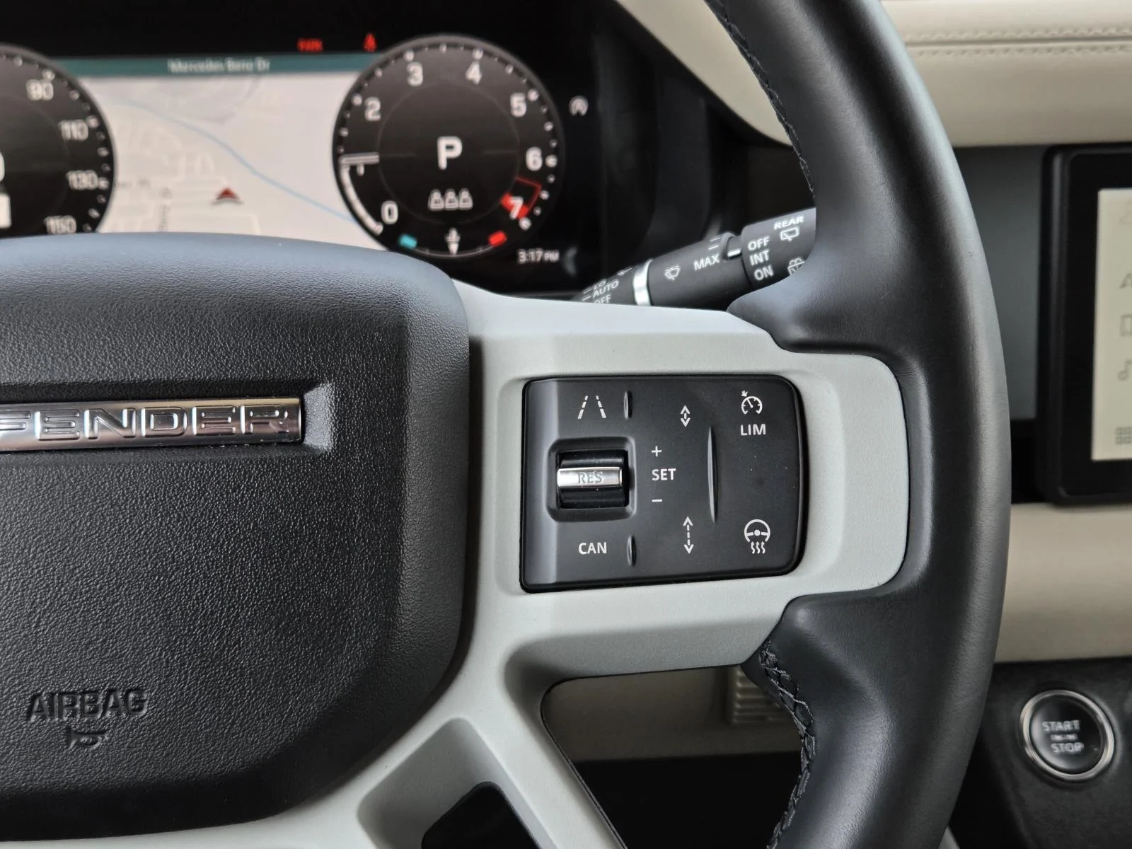 Certified Used 2023  Land Rover X-Dynamic SE image 21