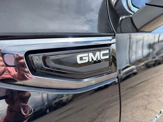 Used 2023 Onyx Black GMC Denali Ultimate image 11