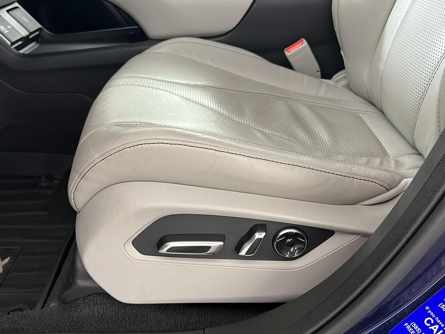 Used 2019 Fathom Blue Pearl Acura SH-AWD w/Tech image 15