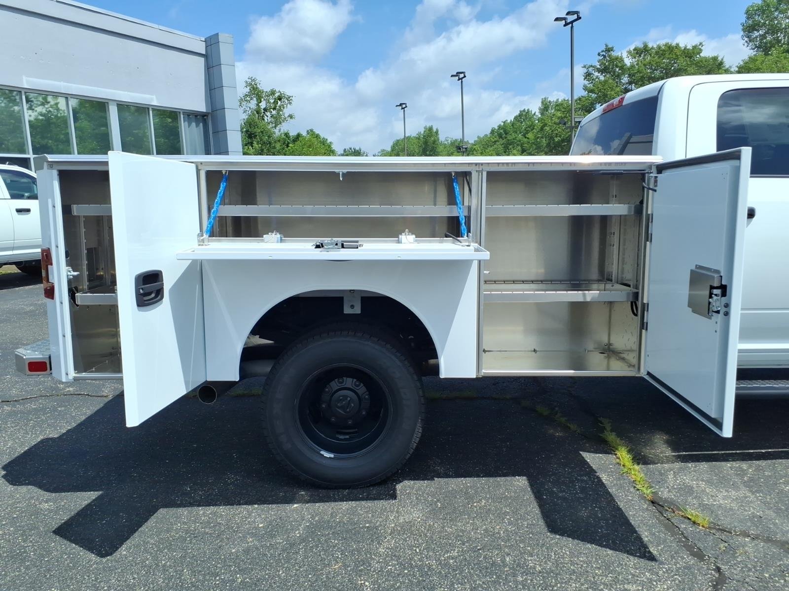New 2025 Bright White Clear-Coat Exterior Paint RAM Tradesman/Big Horn image 29
