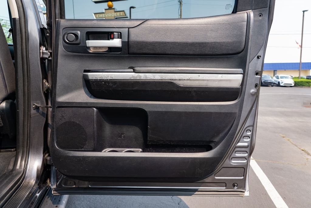 Used 2016 Magnetic Gray Metallic Toyota SR5 image 28