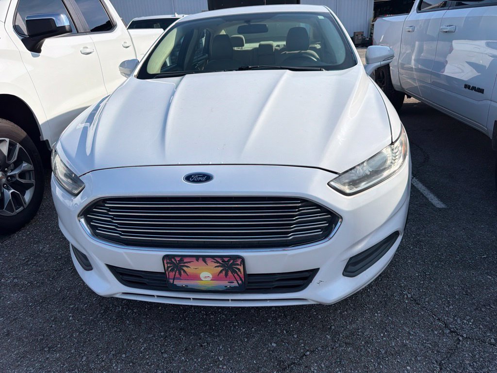 Used 2014 White Ford SE image 3