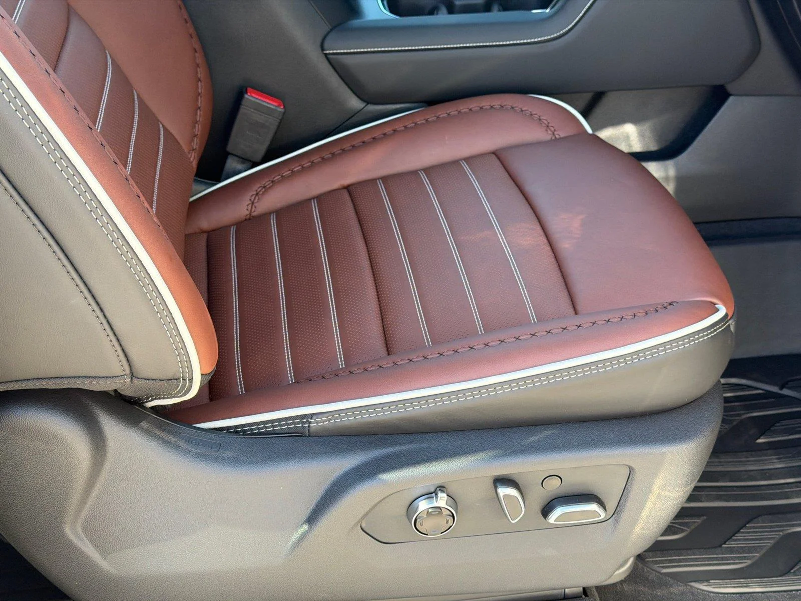 2026 GMC Sierra 2500HD Denali Ultimate - Photo 8