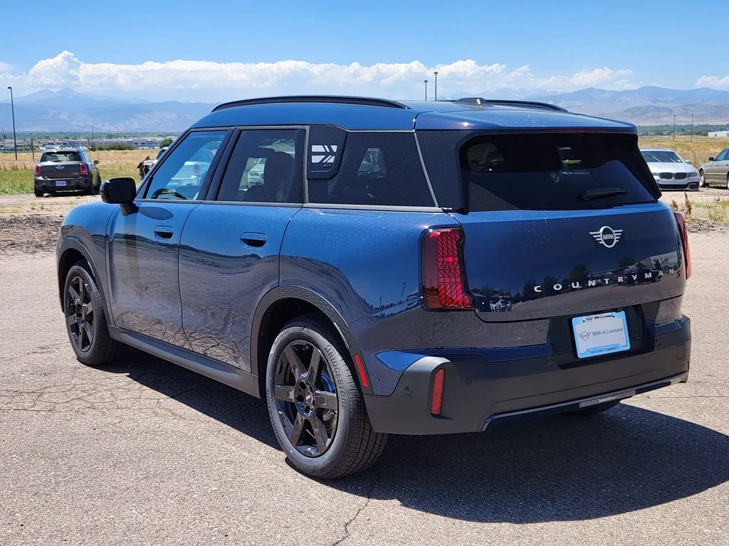 New 2027 Indigo Sunset Blue Metallic MINI Iconic image 3
