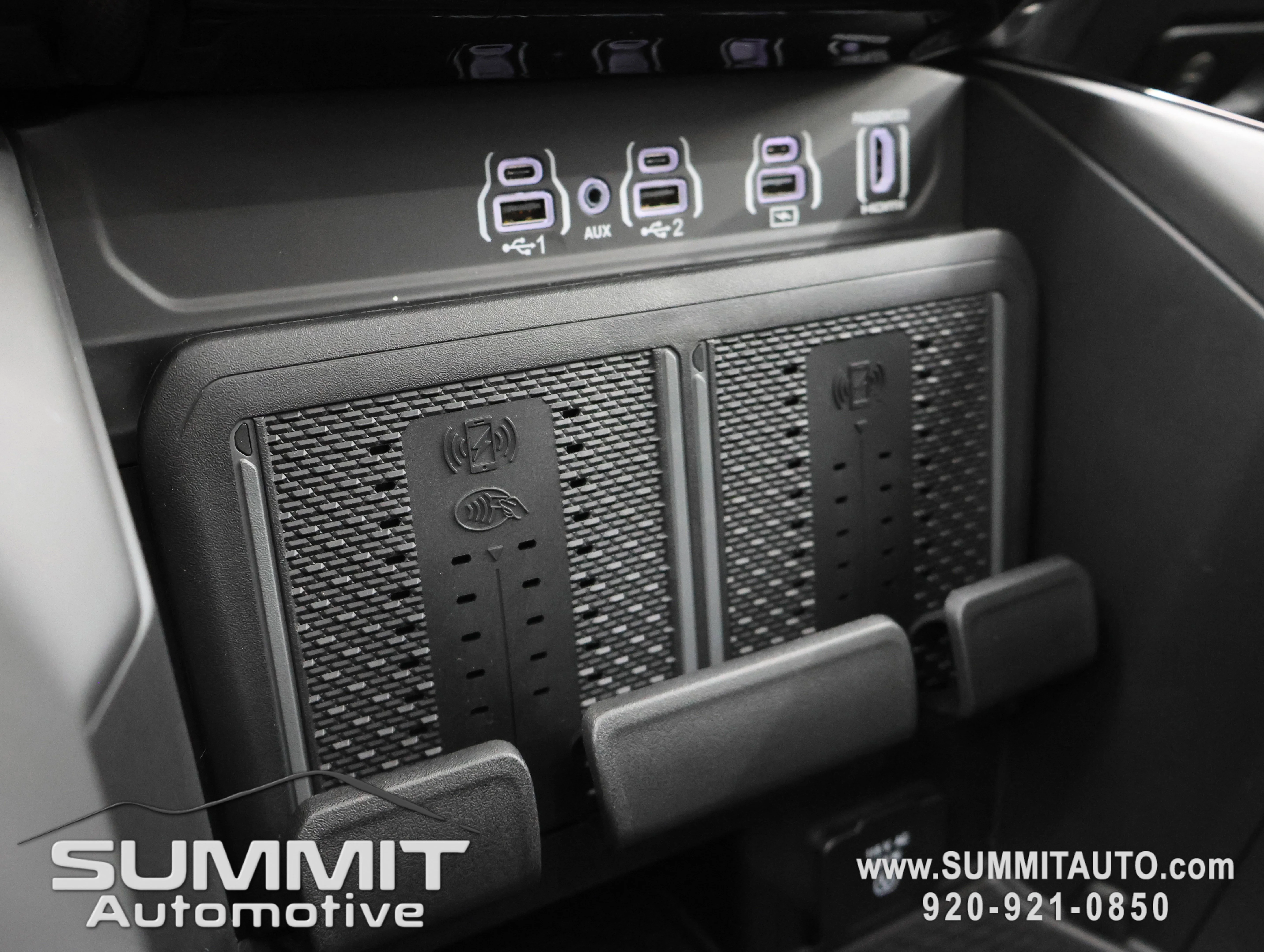 New 2026 Diamond Black Crystal Pearl-Coat Exterior Paint RAM Limited image 58