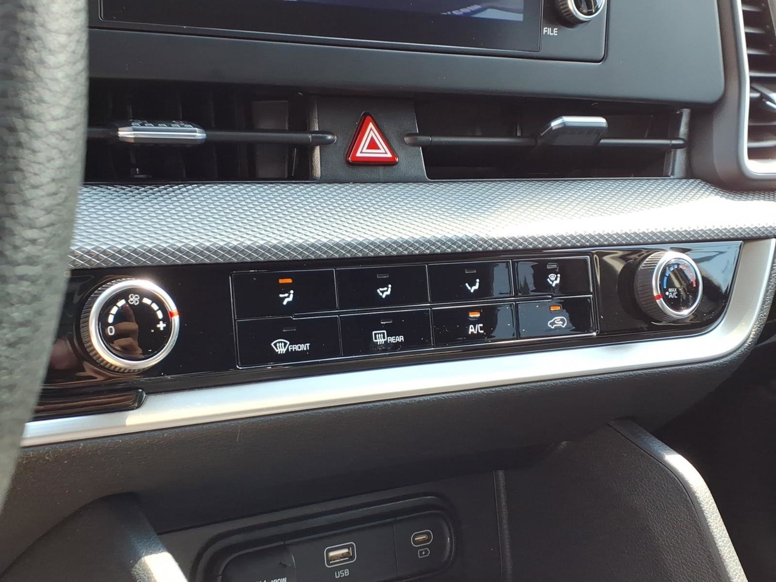 Certified Used 2023 Fusion Black Kia LX image 5