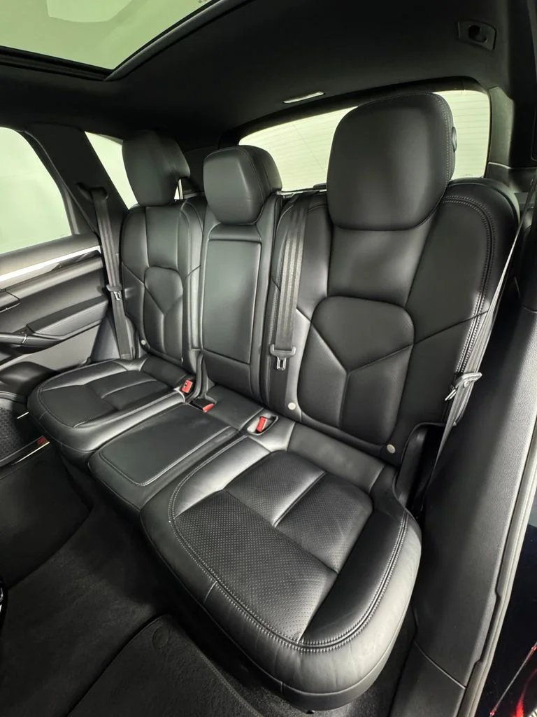 Used 2018 Moonlight Blue Metallic Porsche Base image 20