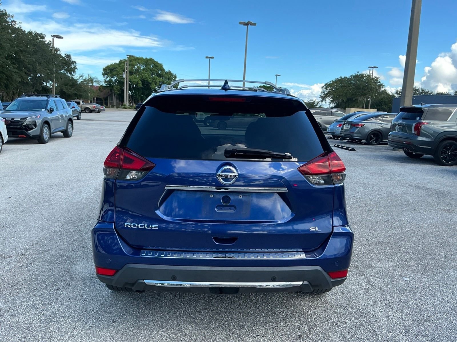 Certified Used 2020 Blue Nissan SL image 7