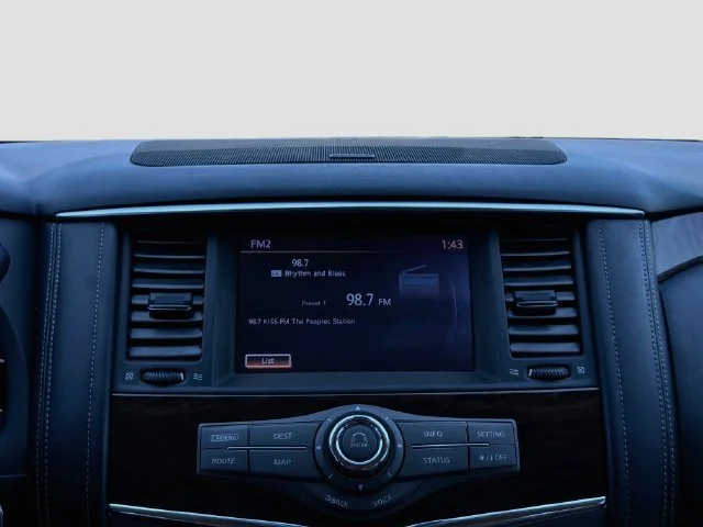 Used 2017 White Nissan SL image 15