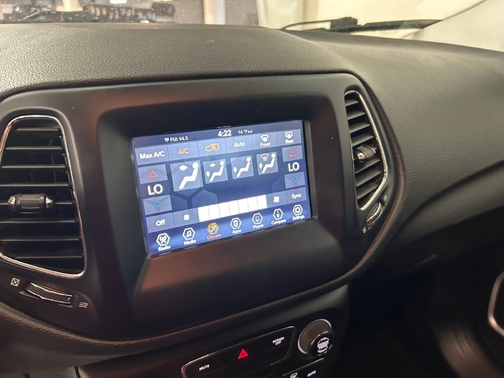 Used 2021 Silver Jeep Latitude image 11