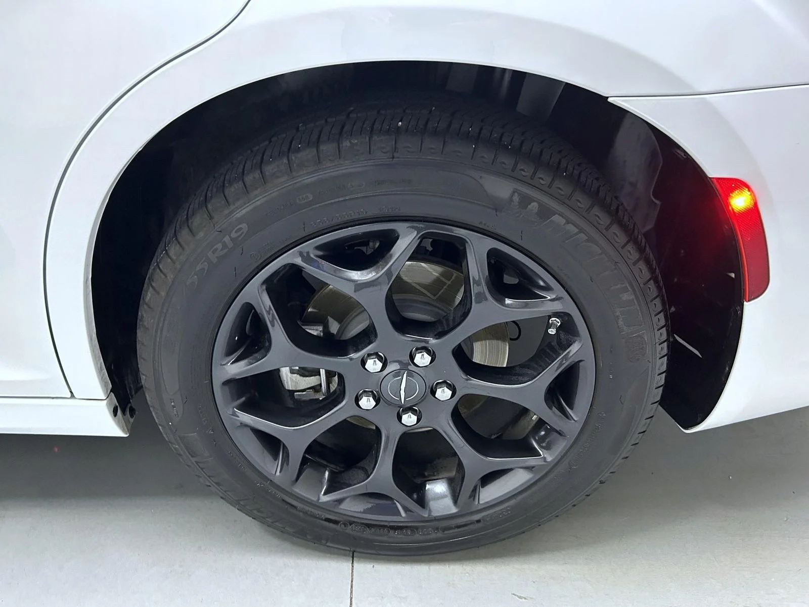Used 2022 White Chrysler Touring image 22