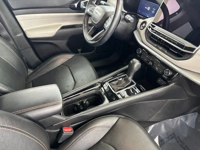 Used 2022 Gray Jeep Limited image 25