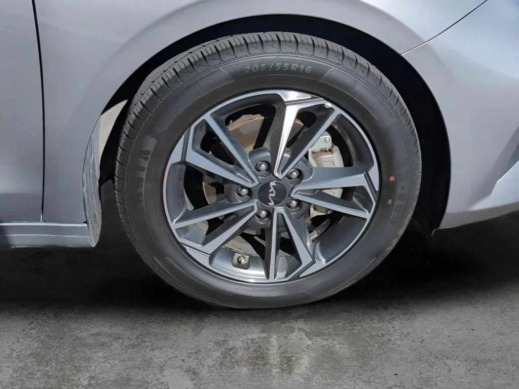 Used 2023 Gray Kia LXS image 33