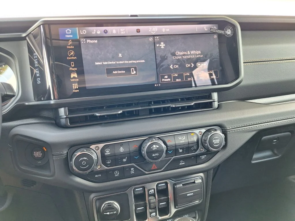 2025 Jeep Wrangler 4-Door Sahara - Photo 17