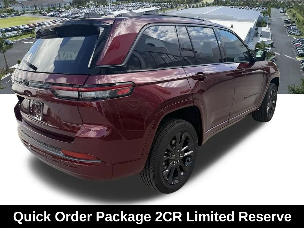 New 2026 Velvet Red Pearl-Coat Exterior Paint Jeep Limited Reserve image 4