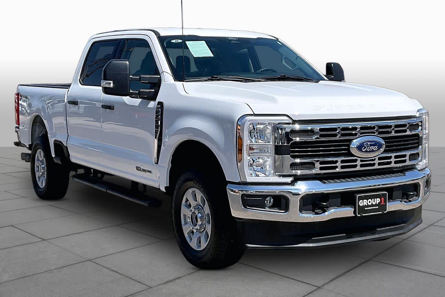 Used 2024 Oxford White Ford XLT image 3