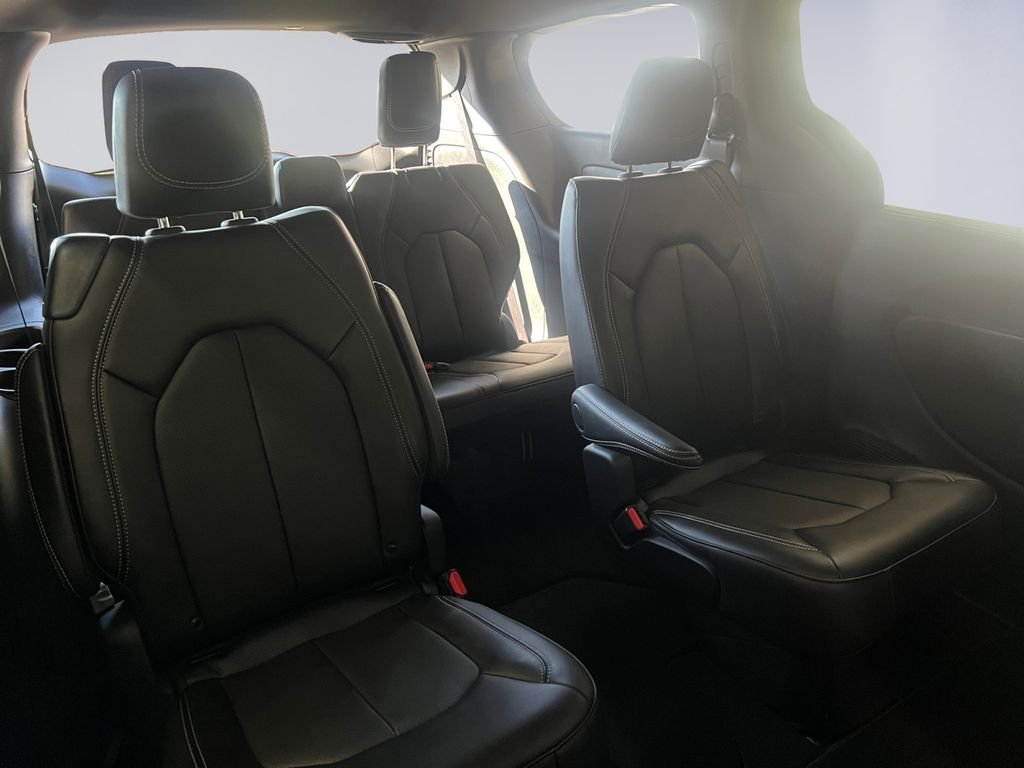 2026 Chrysler Pacifica Select - Photo 19