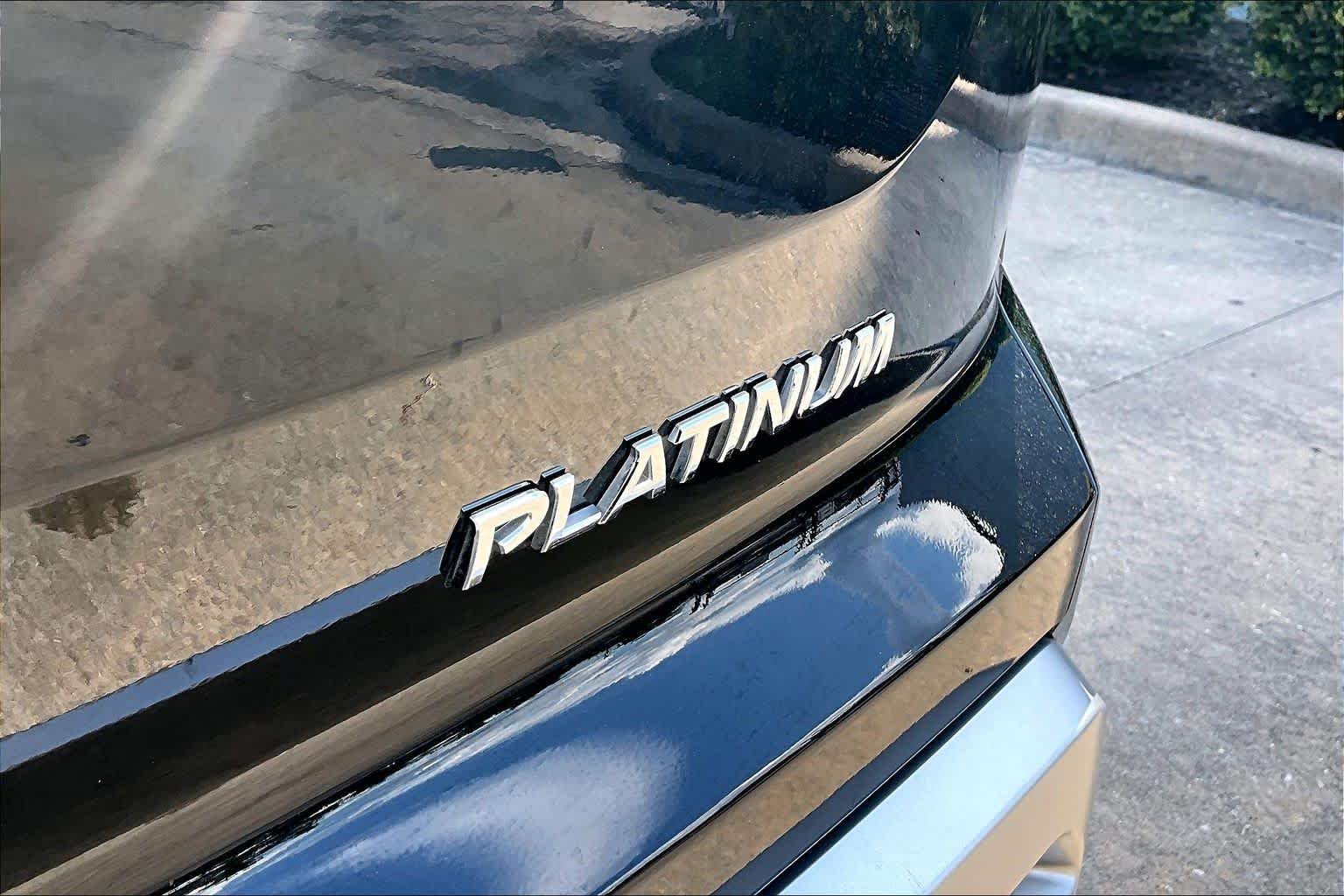 Used 2025 Super Black Nissan Platinum image 10
