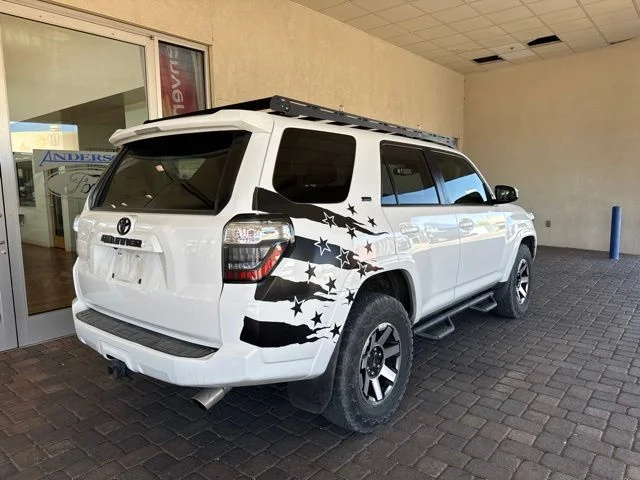 2020 Toyota 4Runner SR5 - Photo 4