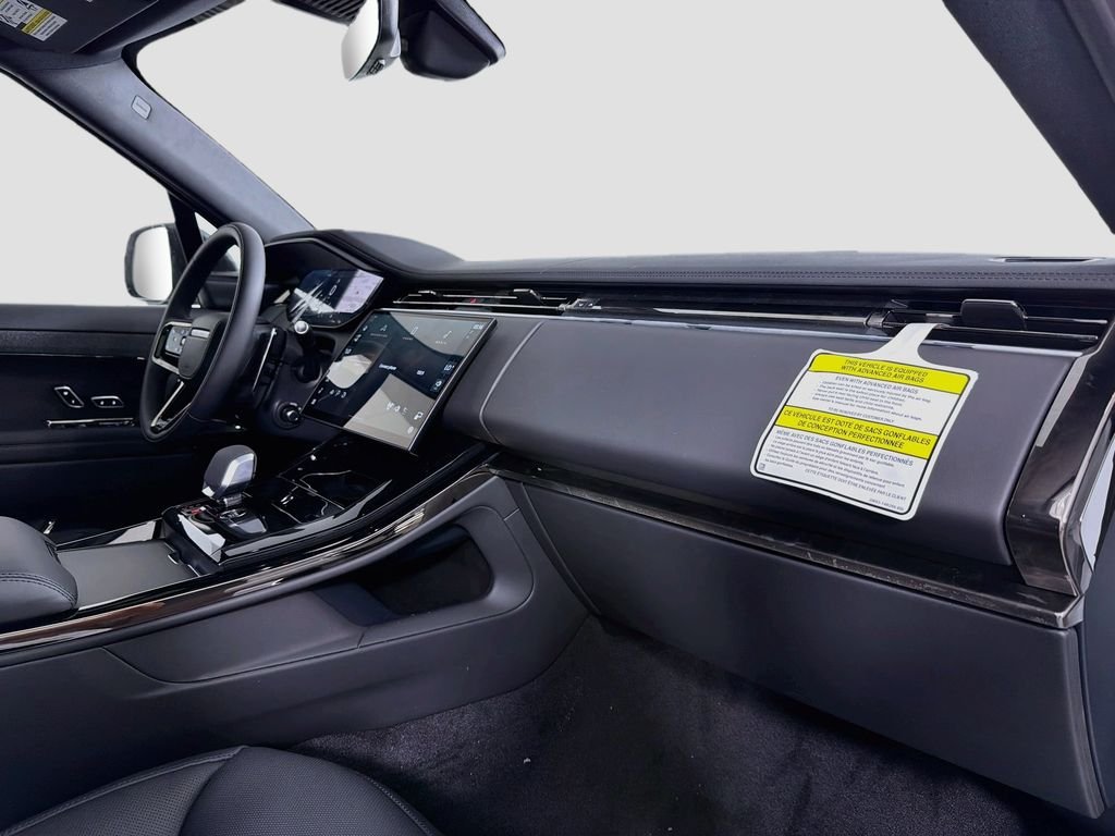 New 2026 Fuji White Land Rover Dynamic SE image 31