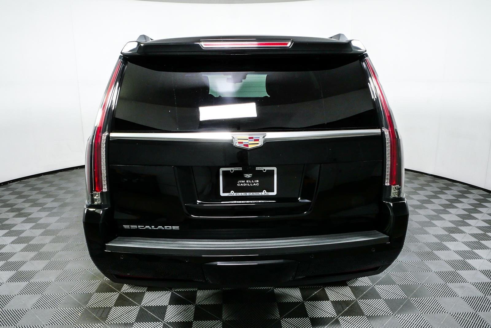 Used 2018 BLACK RAVEN Cadillac Platinum image 30