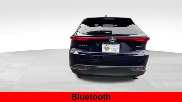 Used 2021  Toyota LE image 5