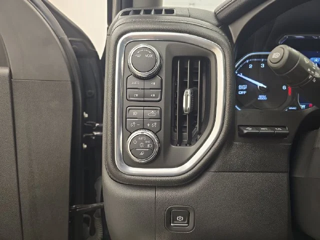 Used 2021 Onyx Black GMC Denali image 37