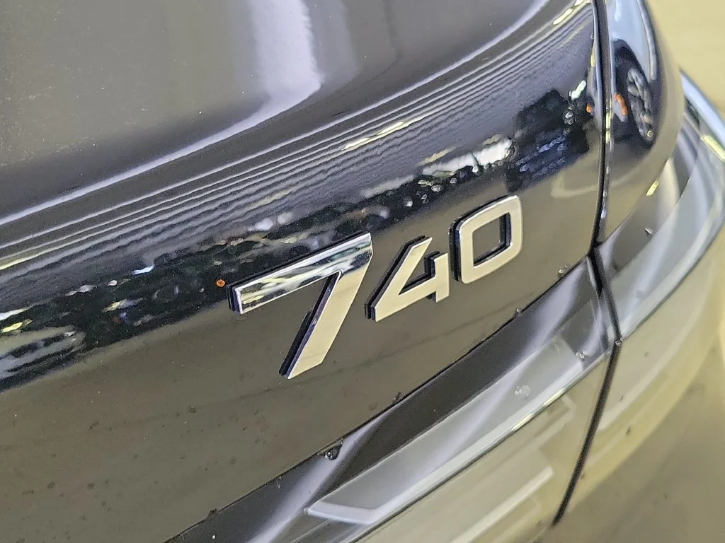 New 2027 Black Sapphire Metallic BMW  image 6