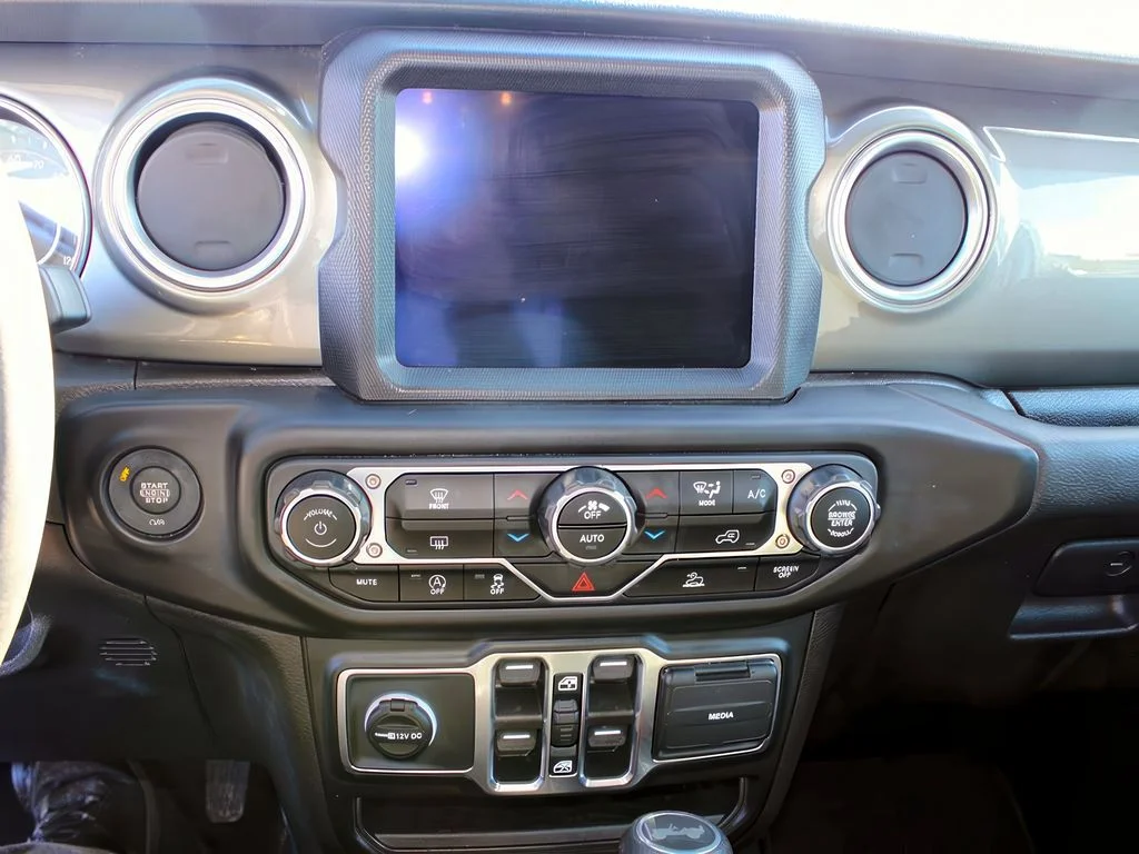 2023 Jeep Wrangler 4-Door Sahara - Photo 17