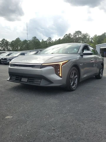 2025 Kia K4 LXS AT's photo