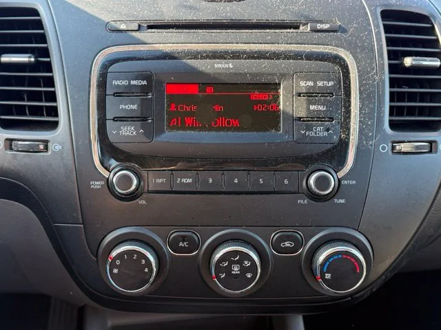 Used 2017 White Kia LX image 14