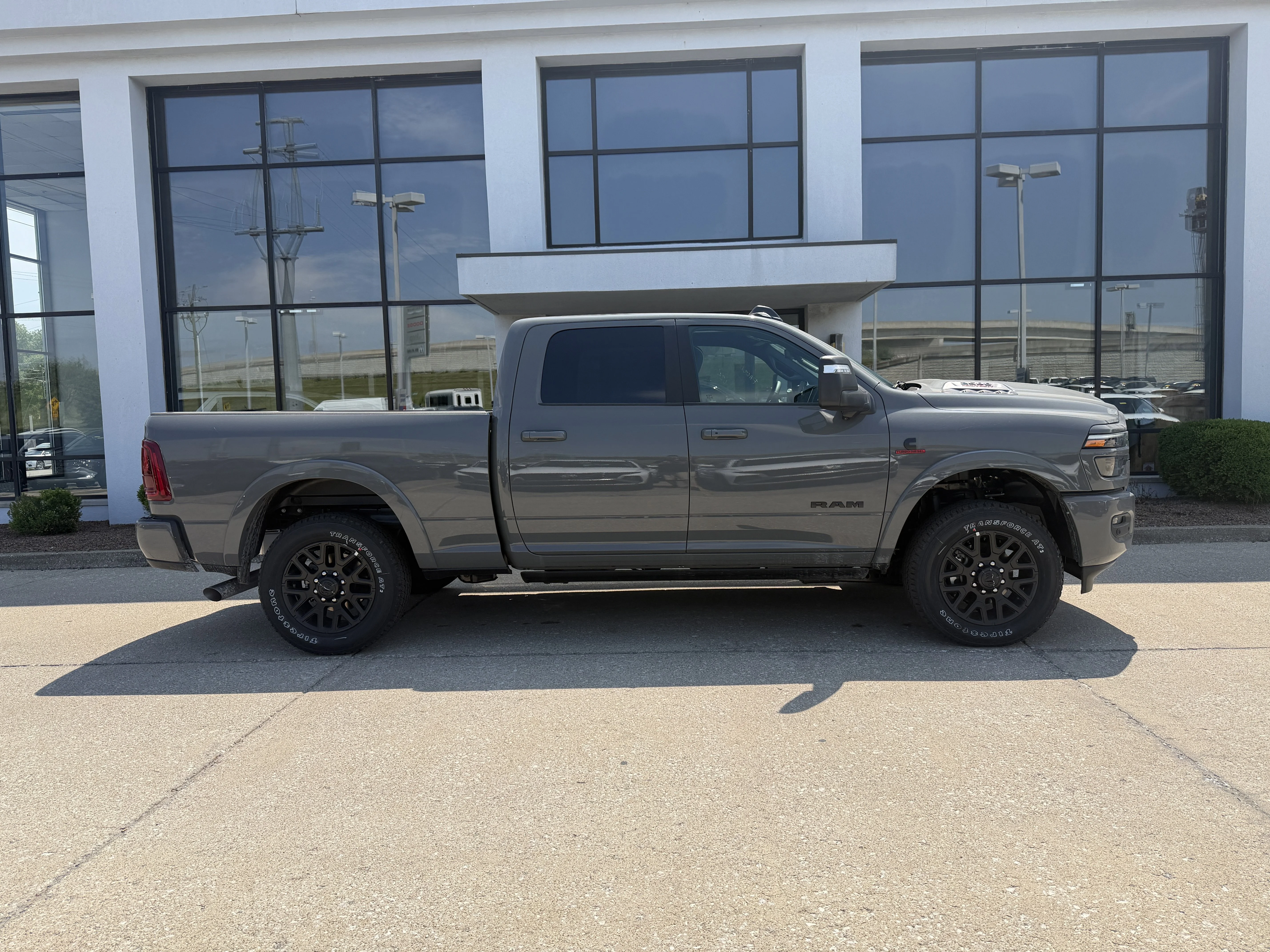 New 2026 Ceramic Gray Clear-Coat Exterior Paint RAM Limited image 3