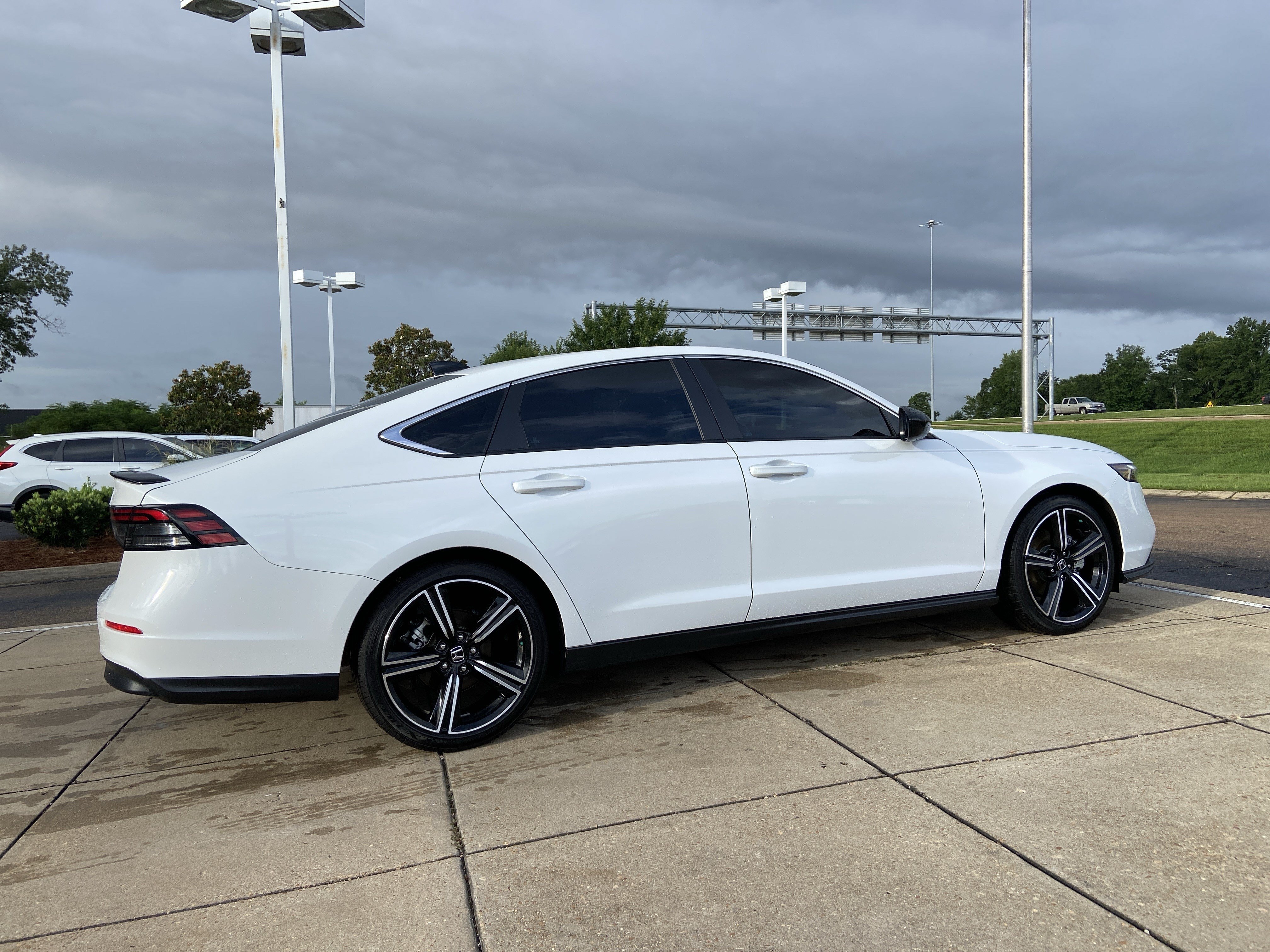 Used 2024 Platinum White Pearl Honda Sport image 15