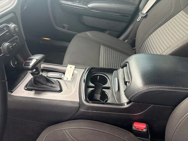 Used 2023 Silver Dodge SXT image 8