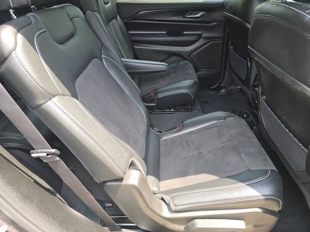 Used 2024 Baltic Gray Metallic Clearcoat Jeep Altitude X image 31