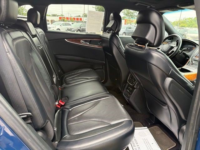 Used 2019 Blue Lincoln Reserve image 21