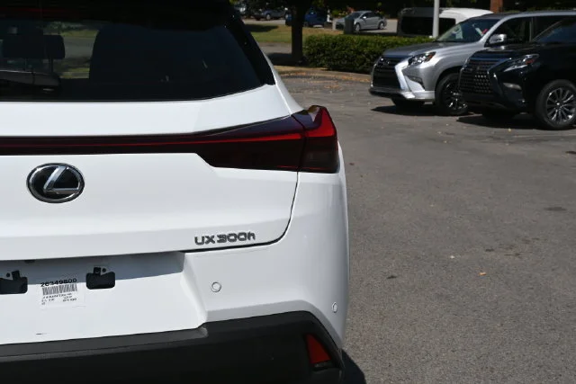 Certified Used 2026 ULTRA WHITE Lexus 300h Premium image 8