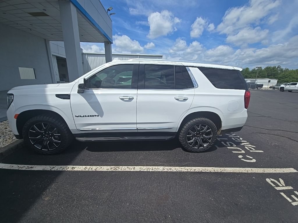 Used 2024 White GMC SLT image 5