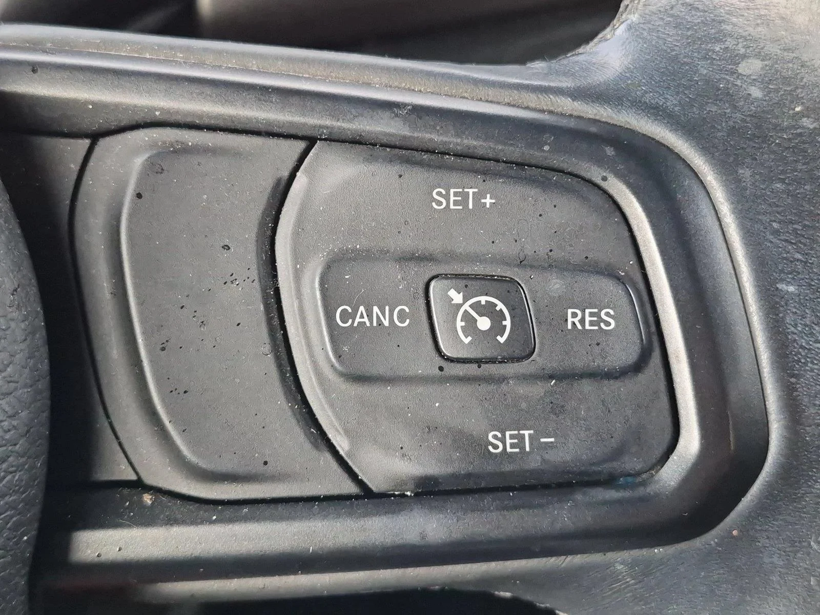 Used 2018 Bright White Clearcoat Jeep Sport S image 16